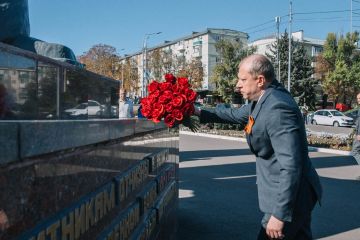 Антон Кольцов: В День освобождения Донбасса почтили память защитников Отечества всех времен