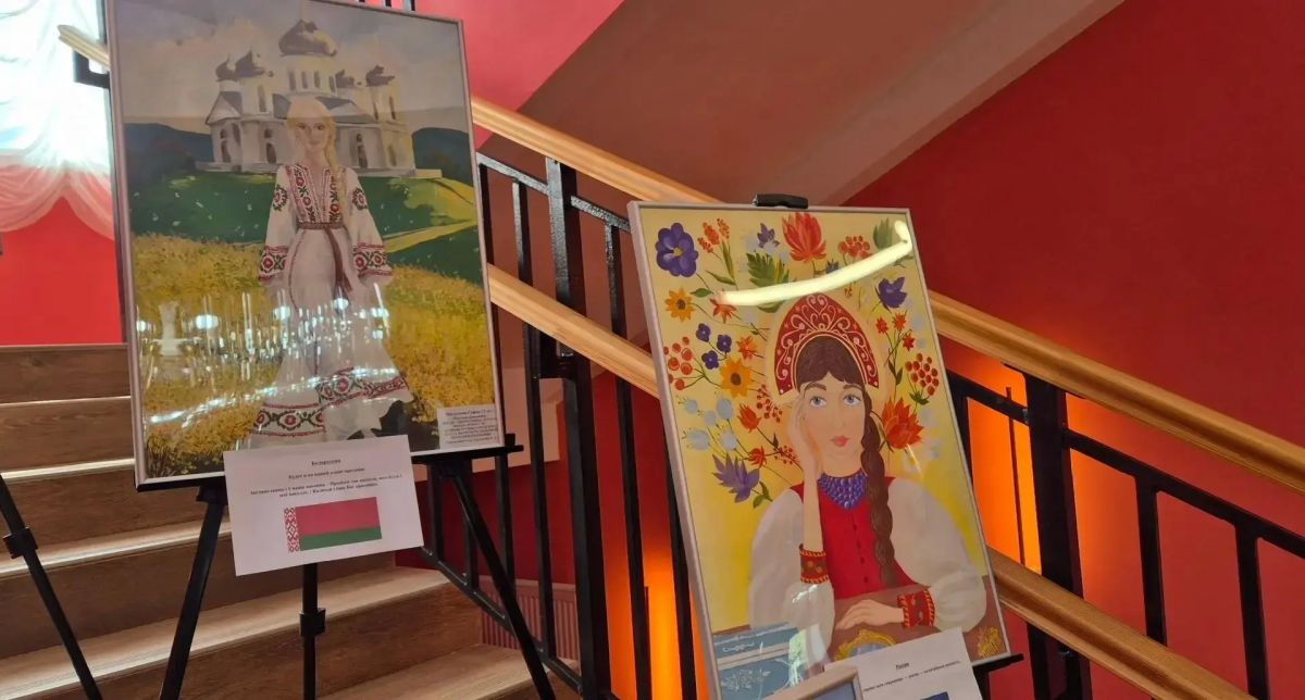 В Мариуполе открылась художественная выставка о традициях народов России В Мариуполе открылась художественная выставка о традициях народов России