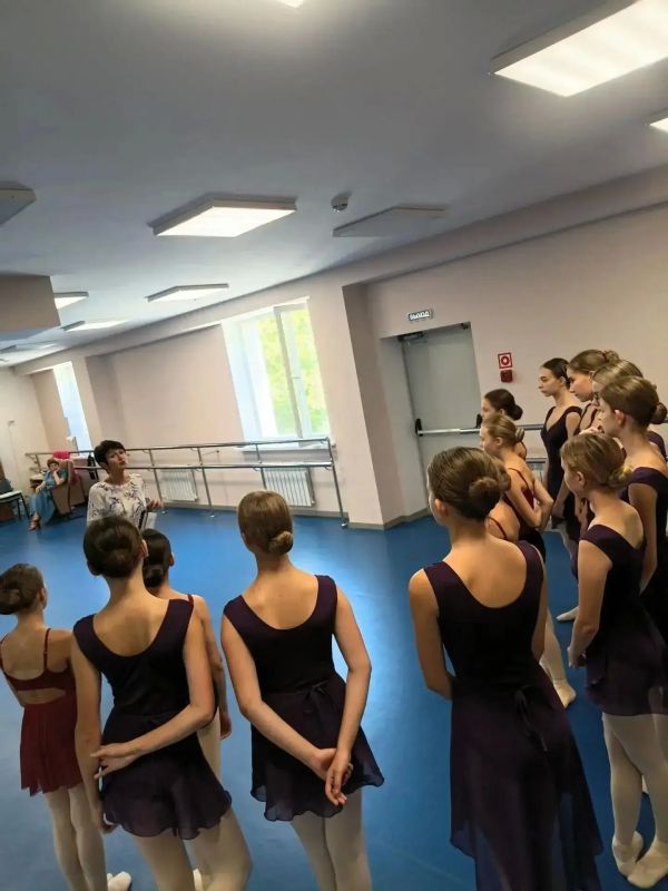 Для юных мариупольцев провели лекцию о дорожной безопасности