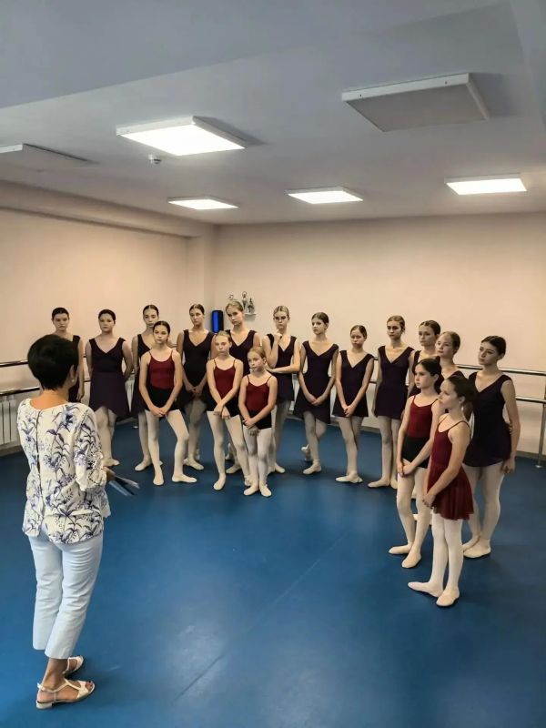 Для юных мариупольцев провели лекцию о дорожной безопасности Для юных мариупольцев провели лекцию о дорожной безопасности