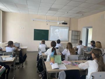 8 сентября в ГБОУ "СШ №19 г. о. Мариуполь" состоялось мероприятие в рамках программы «Читаем детям о войне»