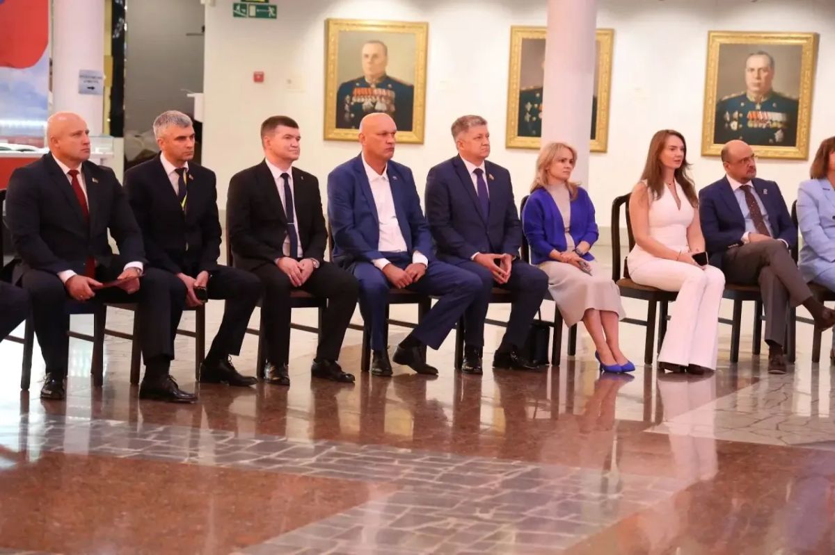 Делегация Мариуполя в минувшие выходные посетила город Тулу, чтобы лично поздравить жителей города с юбилейной датой и разделить радость этого знаменательного события Делегация Мариуполя в минувшие выходные посетила город Тулу, чтобы лично поздравить жителей города с юбилейной датой и разделить радость этого знаменательного события