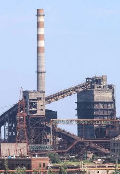 Житель Чечни, работающий в ДНР в Росгвардии был задержан за вывоз 35 тонн металла с разрушенной «Азовстали» в Мариуполе