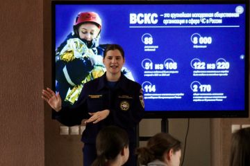 Знакомство с ВСКС: студенты Мариуполя примерили роль спасателя
