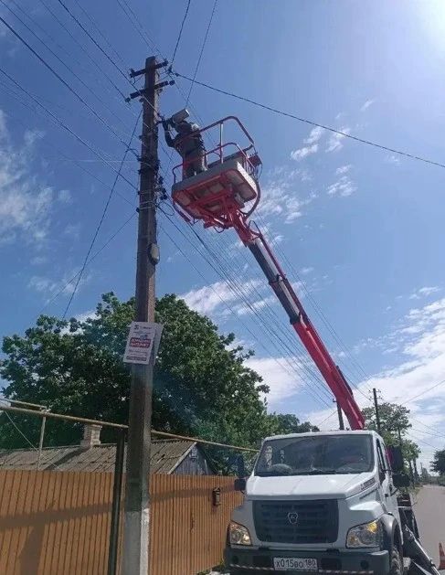 В Мариуполе провели очередные работы по благоустройству городской инфраструктуры В Мариуполе провели очередные работы по благоустройству городской инфраструктуры