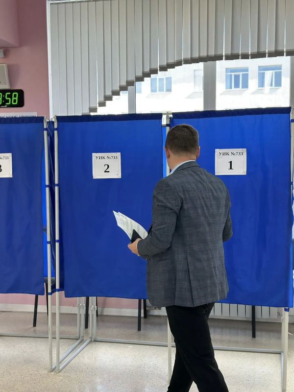 Председатель Мариупольского городского совета Донецкой Народной Республики принял участие в голосовании на выборах депутатов Государственной Думы Федерального Собрания Российской Федерации Председатель Мариупольского городского совета Донецкой Народной Республики принял участие в голосовании на выборах депутатов Государственной Думы Федерального Собрания Российской Федерации