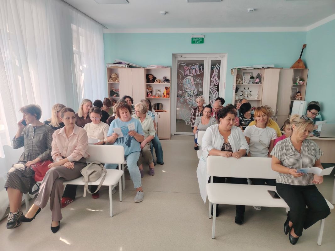 Очередной круглый стол «Za здоровье», организованный главным врачом ГБУ ДНР «ММКЦ «БИЛ» г. Мариуполя», Координатором здравоохранения города Валентиной Гавриляк, прошел в Приморском районе, в Государственном бюджетном... Очередной круглый стол «Za здоровье», организованный главным врачом ГБУ ДНР «ММКЦ «БИЛ» г. Мариуполя», Координатором здравоохранения города Валентиной Гавриляк, прошел в Приморском районе, в Государственном бюджетном...