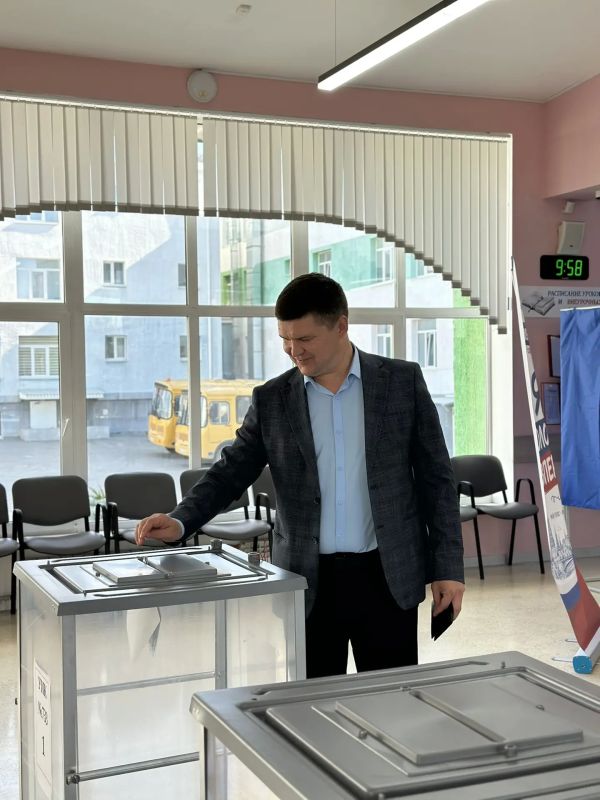 Председатель Мариупольского городского совета Донецкой Народной Республики принял участие в голосовании на выборах депутатов Государственной Думы Федерального Собрания Российской Федерации Председатель Мариупольского городского совета Донецкой Народной Республики принял участие в голосовании на выборах депутатов Государственной Думы Федерального Собрания Российской Федерации