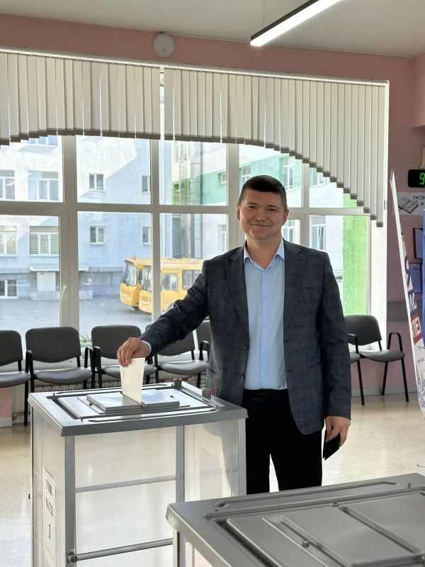 Председатель Мариупольского городского совета Донецкой Народной Республики принял участие в голосовании на выборах депутатов Государственной Думы Федерального Собрания Российской Федерации Председатель Мариупольского городского совета Донецкой Народной Республики принял участие в голосовании на выборах депутатов Государственной Думы Федерального Собрания Российской Федерации
