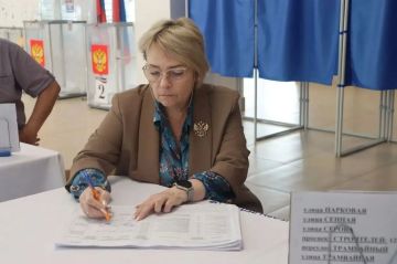 Личный пример и ответственность: депутаты Мариуполя приняли участие в голосовании