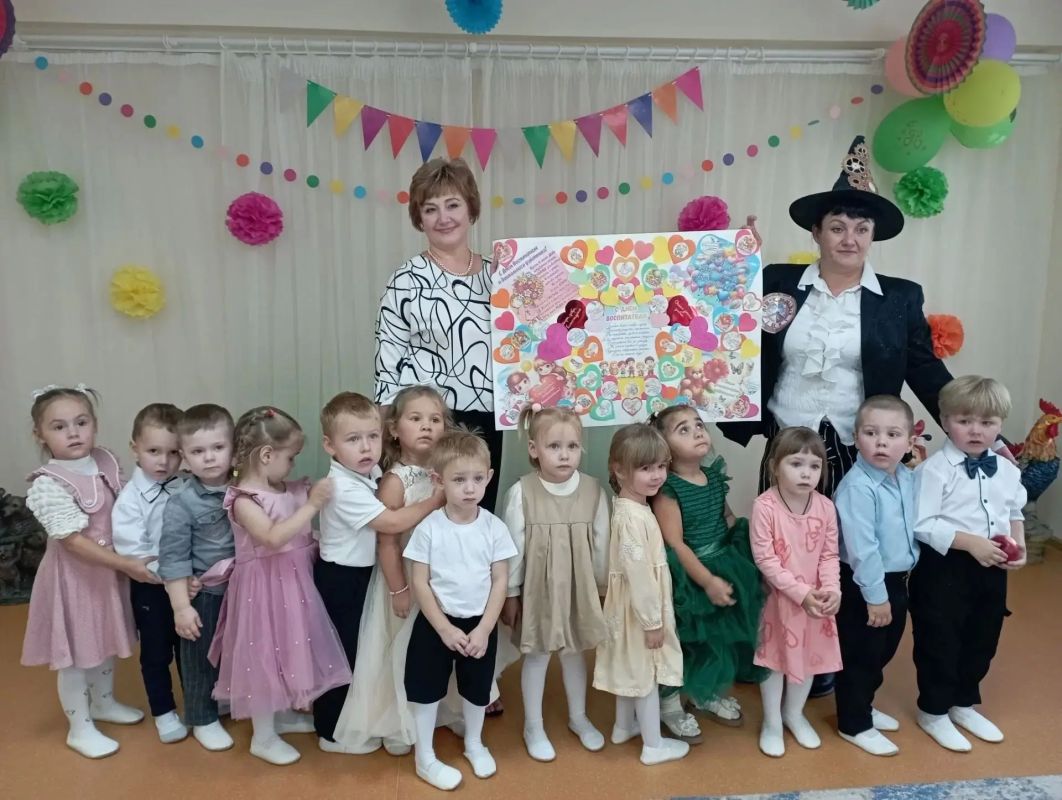 Наши сердца — вам, педагоги! Наши сердца — вам, педагоги!