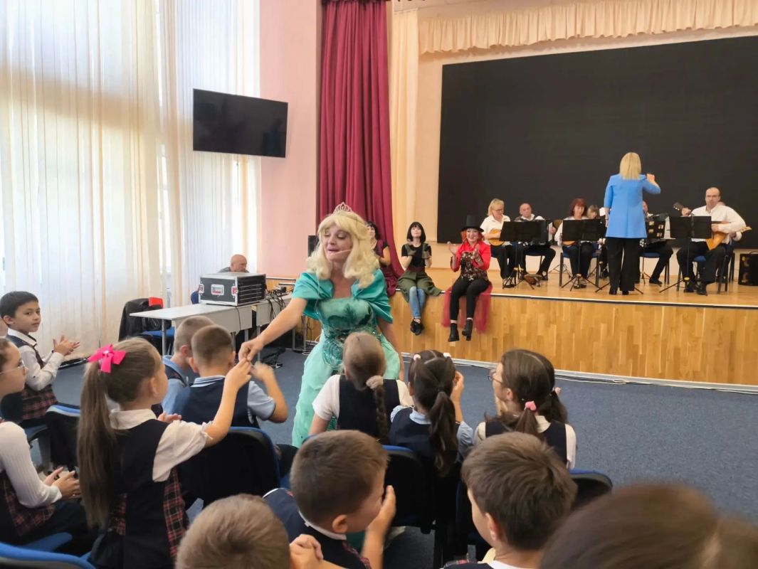 Волшебство театра в стенах нашей школы! Волшебство театра в стенах нашей школы!