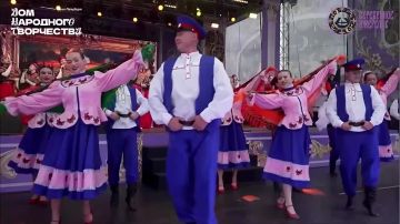 Поздравление петербургского Дома народного творчества с Днем воссоединения Донбасса и Новороссии с Россией