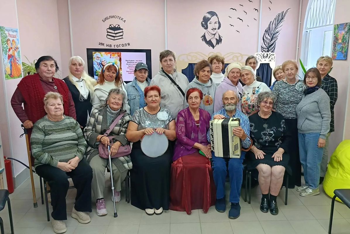 Для пожилых мариупольцев провели литературно-музыкальный вечер
