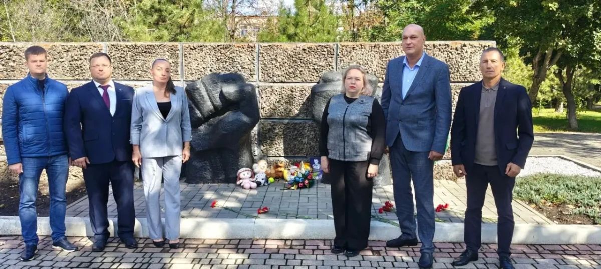 Мариуполь посетила делегация Волгоградского регионального отделения Межрегионального общественного патриотического движения «ВЕЧНО ЖИВЫЕ» Мариуполь посетила делегация Волгоградского регионального отделения Межрегионального общественного патриотического движения «ВЕЧНО ЖИВЫЕ»