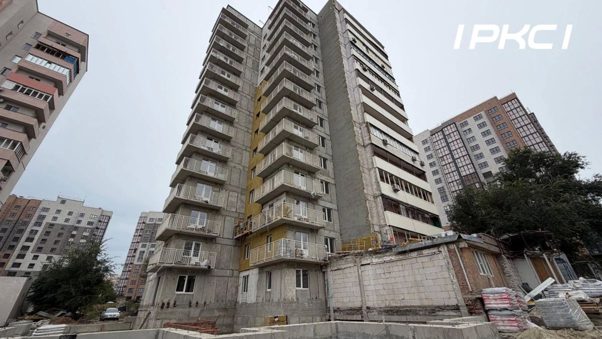В Мариуполе восстанавливают многоэтажку на проспекте Металлургов В Мариуполе восстанавливают многоэтажку на проспекте Металлургов