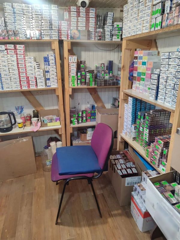Стражи правопорядка изъяли партию немаркированных сигарет в Мариуполе Стражи правопорядка изъяли партию немаркированных сигарет в Мариуполе