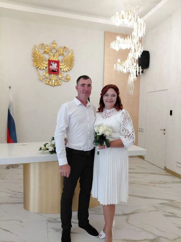 Начало новой жизни. В день интервью в Мариупольском городском отделе ЗАГС состоялась торжественная церемония бракосочетания Александра Егорова и Анны Даниловой Начало новой жизни. В день интервью в Мариупольском городском отделе ЗАГС состоялась торжественная церемония бракосочетания Александра Егорова и Анны Даниловой