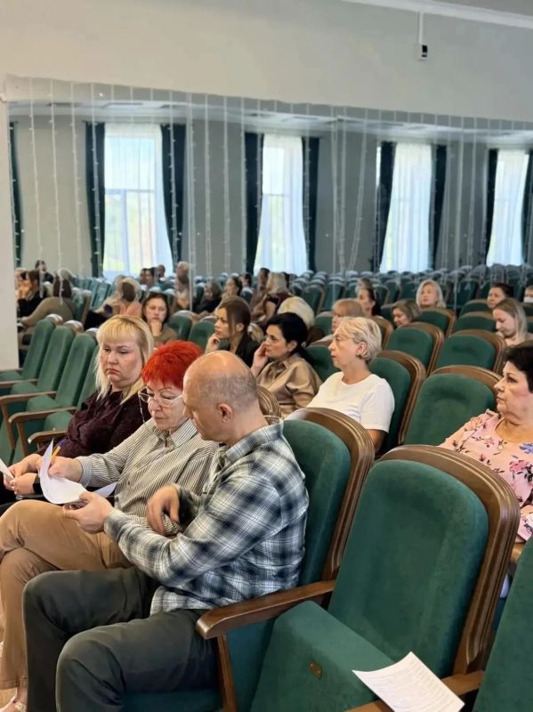 Мариупольским педагогам рассказали о правилах защиты от мошенников Мариупольским педагогам рассказали о правилах защиты от мошенников