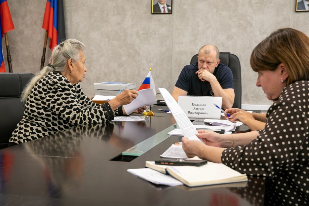 Антон Кольцов: Ответил на вопросы жителей Жовтневого района Антон Кольцов: Ответил на вопросы жителей Жовтневого района
