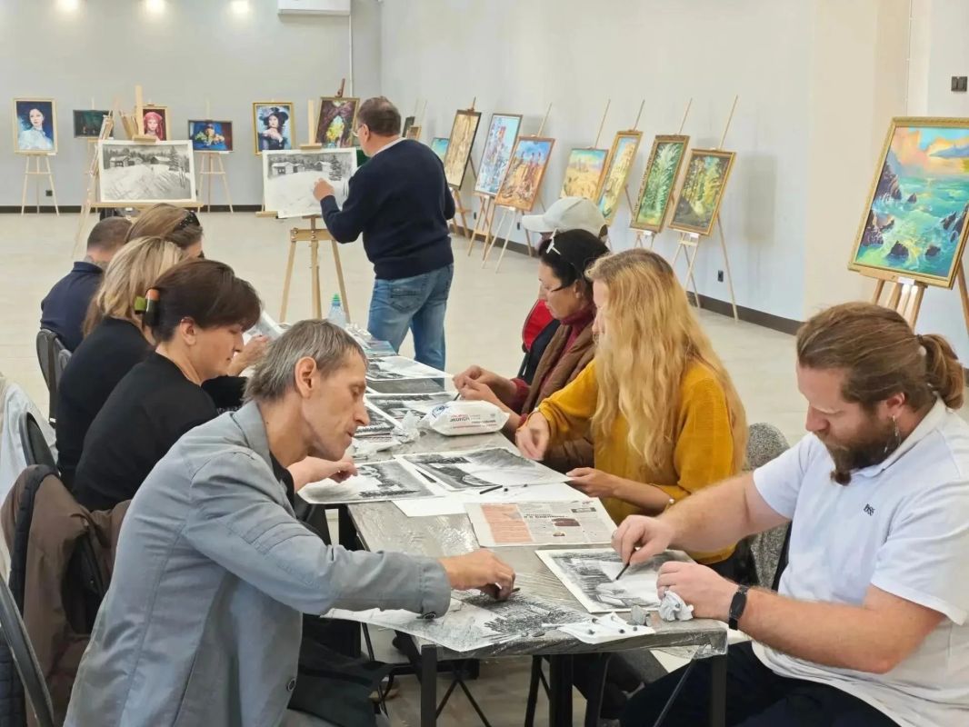 Для мариупольцев организовали мастер-класс по рисованию углем Для мариупольцев организовали мастер-класс по рисованию углем