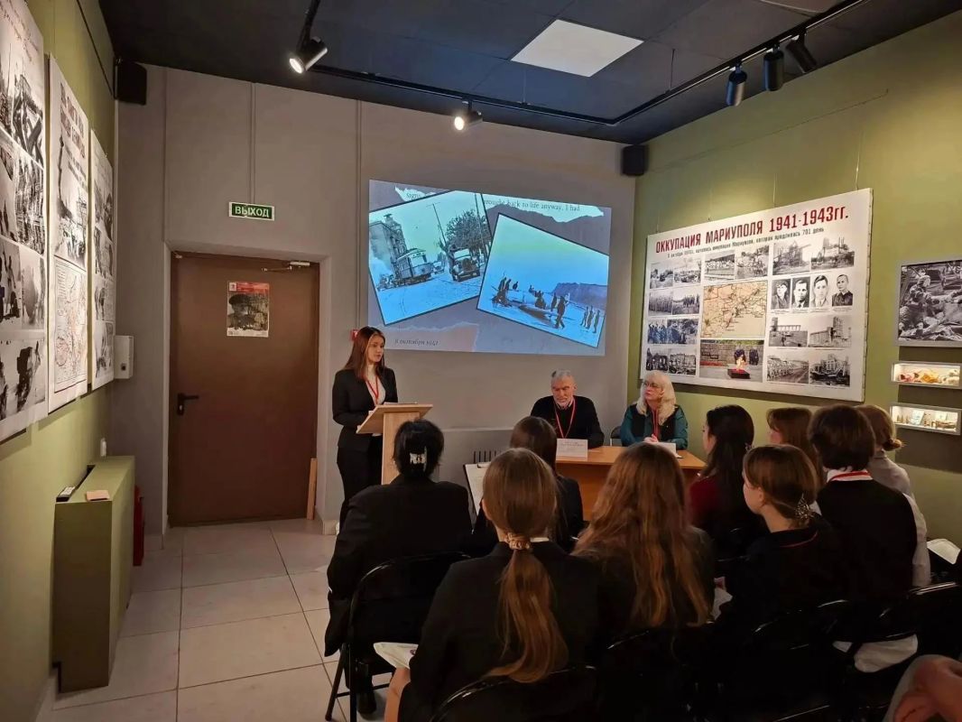 Специалисты Краеведческого музея города Мариуполя приняли участие в семинаре «Трагедия и подвиг городов-побратимов» Специалисты Краеведческого музея города Мариуполя приняли участие в семинаре «Трагедия и подвиг городов-побратимов»