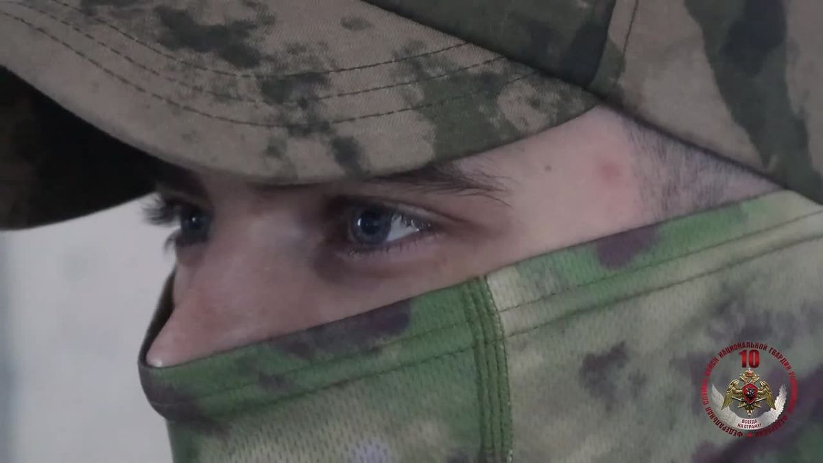 Военнослужащие и сотрудники Росгвардии, выполняющие служебно-боевые задачи в зоне специальной военной операции, приняли участие в памятных мероприятиях ко Дню белых журавлей в Донецкой и Луганской Народных Республиках В ДНР...