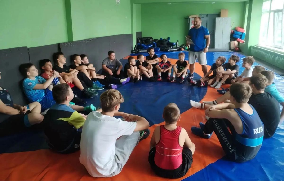 Юным мариупольским спортсменам рассказали об опасностях терроризма и экстремизма