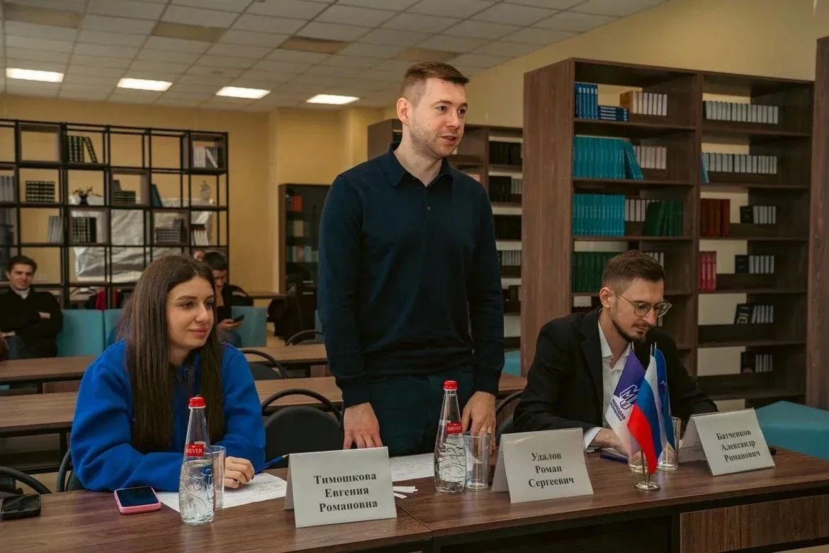 Депутаты Народного Совета оценили выступления молодёжи в турнирах «Лиги Ораторов» Депутаты Народного Совета оценили выступления молодёжи в турнирах «Лиги Ораторов»