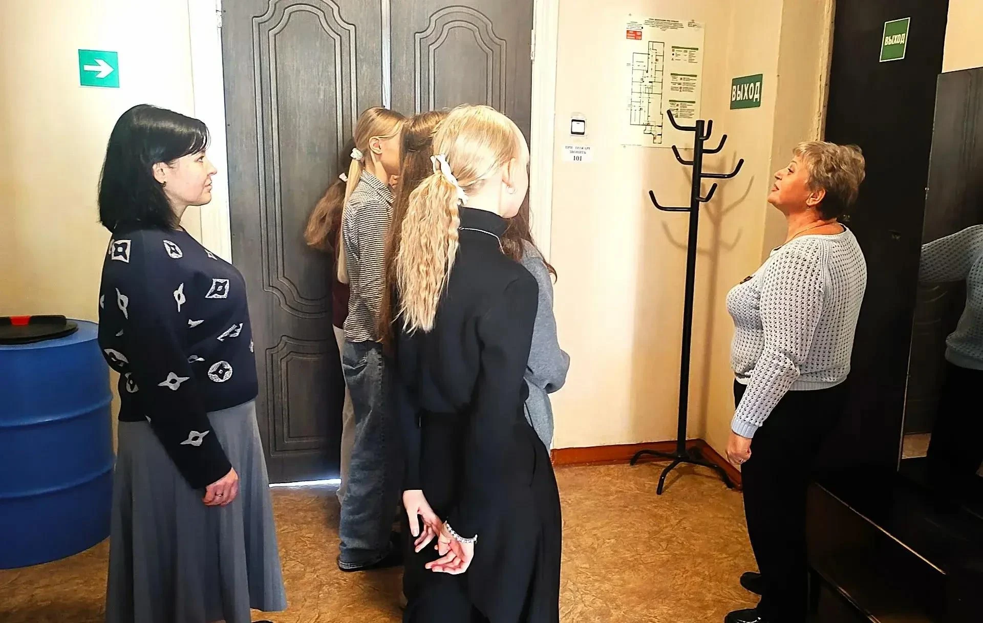 Юные мариупольцы отработали действия в экстренных ситуациях