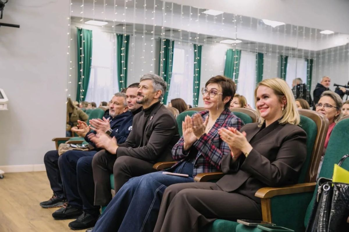 Более 1500 жителей Мариуполя поучаствовали в проекте «Народный тренер» Более 1500 жителей Мариуполя поучаствовали в проекте «Народный тренер»